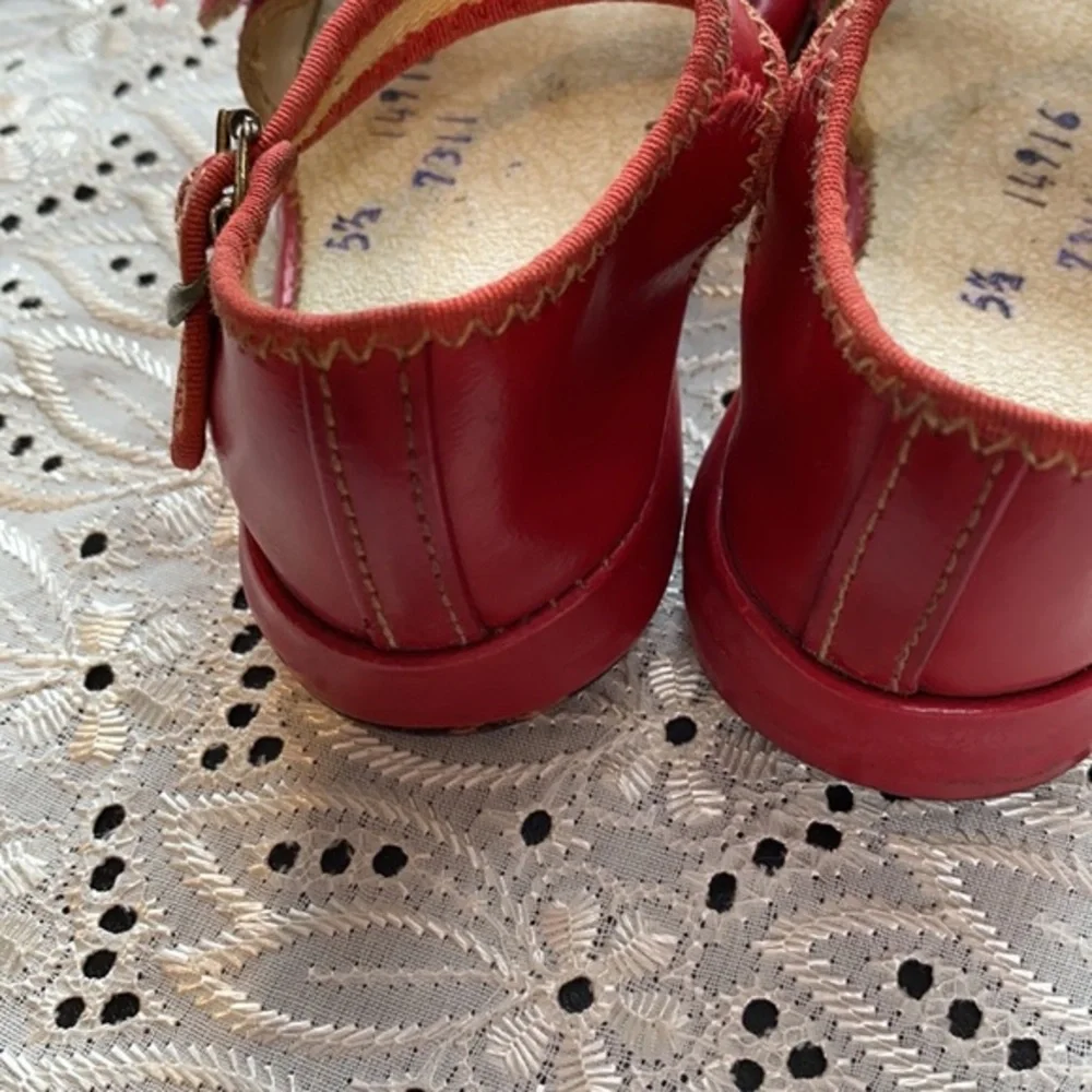 💜💜 Vintage Leather Girls Little Red Shoes Size 5.5